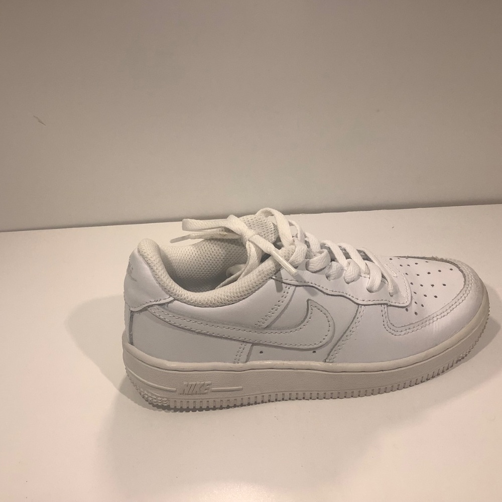 Air Force 1 All White - Picture 4 of 10